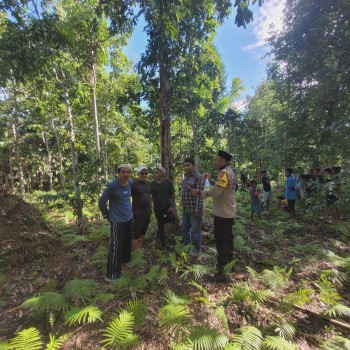 Bhabinkamtibmas Negeri Mamala Ajak Warga Tingkatkan Kepedulian terhadap Kamtibmas Lewat Kegiatan Sambang