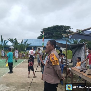 Hadir lakukan pengamanan, Bhabinkamtibmas Lauran pastikan kelancaran Turnamen Gawang Mini