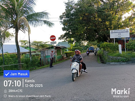 Lakukan pengaturan di pagi hari, Sat Lantas Polres Kepulauan Tanimbar jaga keselamatan Masyarakat