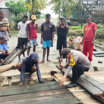 BHABINKAMTIBMAS DESA KOLAMAR BERSAMA WARGA BINAAN, GOTONG ROYONG PENGERJAAN GORONG - GORONG