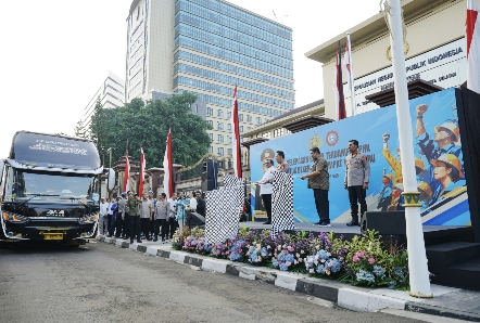 Kapolri Lepas 700 Buruh Terdampak PHK Untuk Kembali Bekerja, Wujud Kolaborasi Selesaikan Permasalahan Industrial