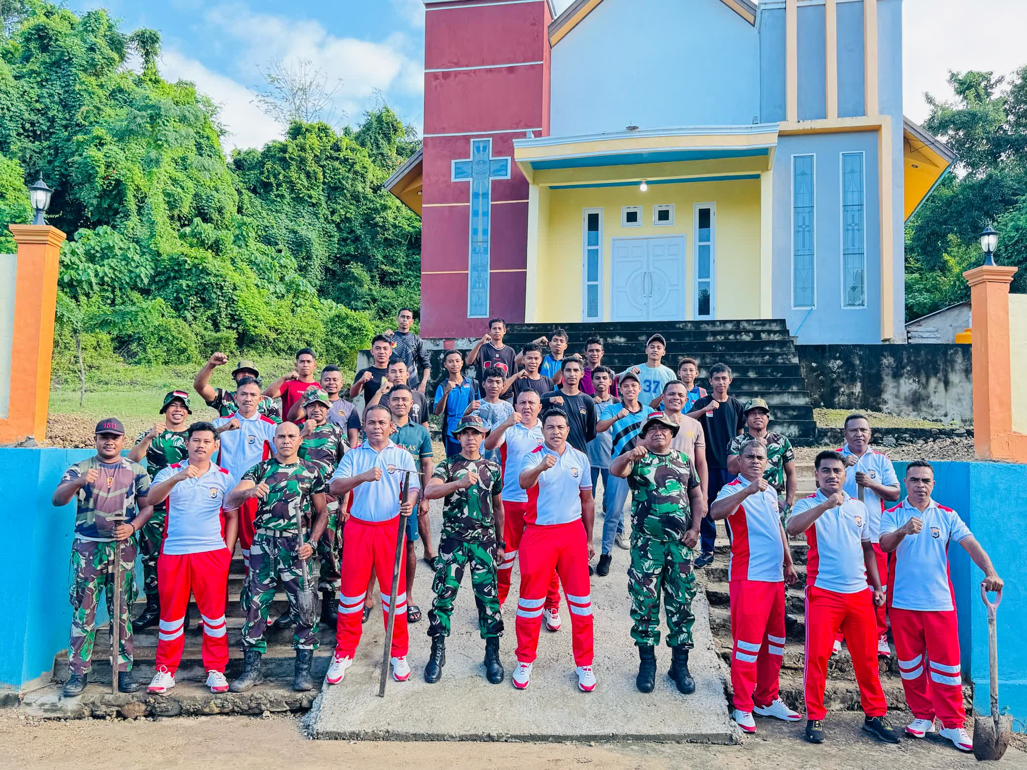 Polsek Wetar Gelar Baksos Bersih-Bersih Tempat Ibadah, Songsong Hari Bhayangkara ke-79 Tahun 2025