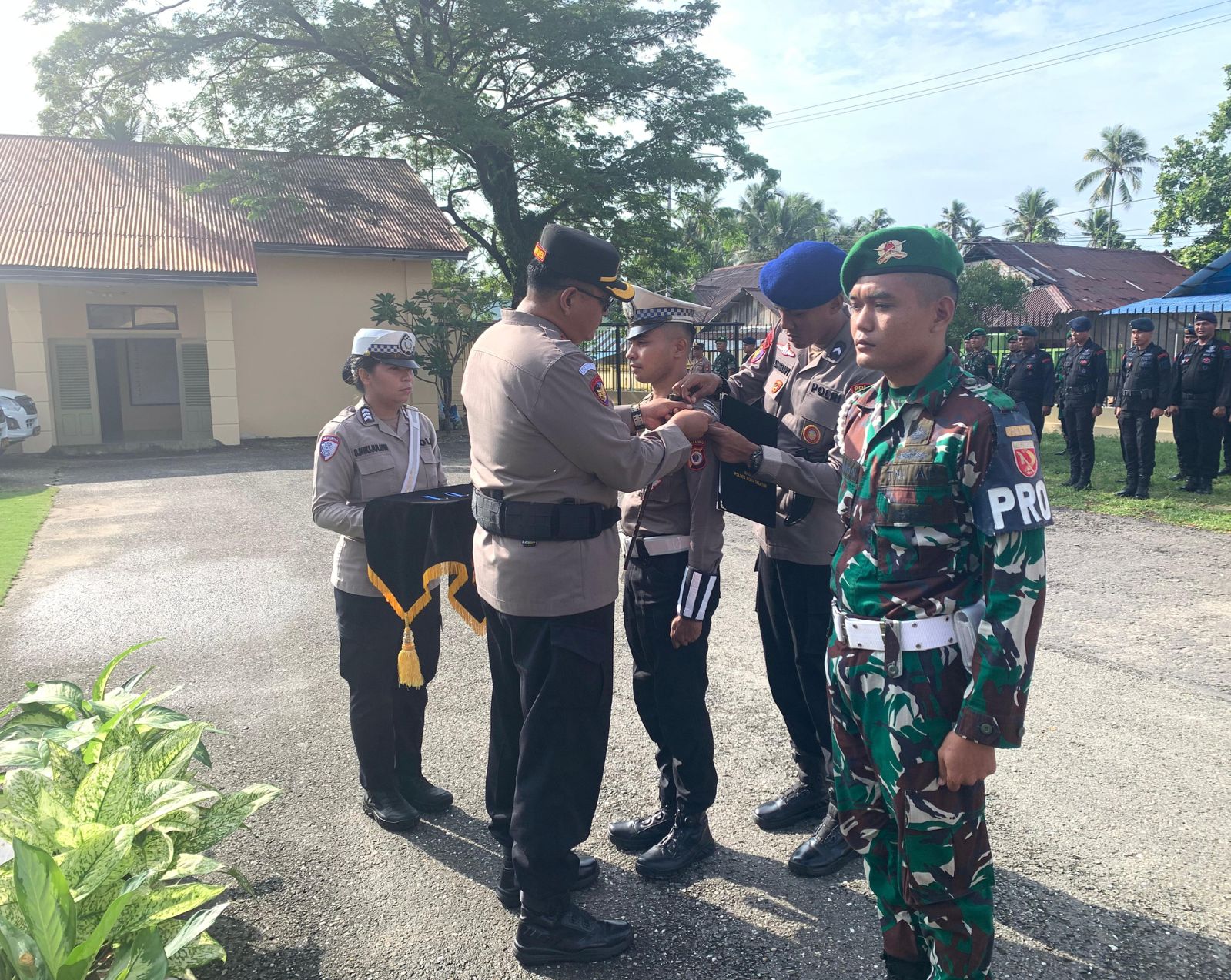 Kapolres Buru Selatan Pimpin Apel Gelar Pasukan Operasi Simpatik Salawaku 2025