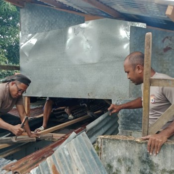Polresta Ambon Gelar Bedah Rumah bagi Anggota yang Tertimpa Musibah Pohon Tumbang