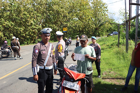 Dorong tertib berlalu lintas, Polres Kepulauan Tanimbar gelar Operasi Simpatik Salawaku 2025 hari ke-4