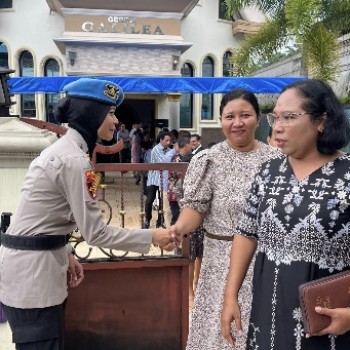 Polwan Polda Maluku Amankan Ibadah Umat Kristiani di Sejumlah Gereja di Ambon Wujud Nyata Toleransi Beragama