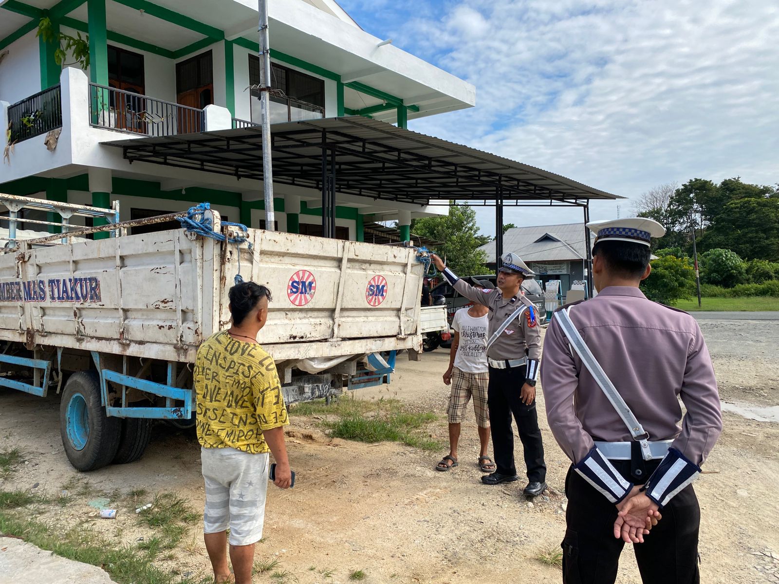 Sat Lantas Polres MBD Gencarkan Sosialisas Penertiban Over Dimension Over Loading Kepada Masyarakat