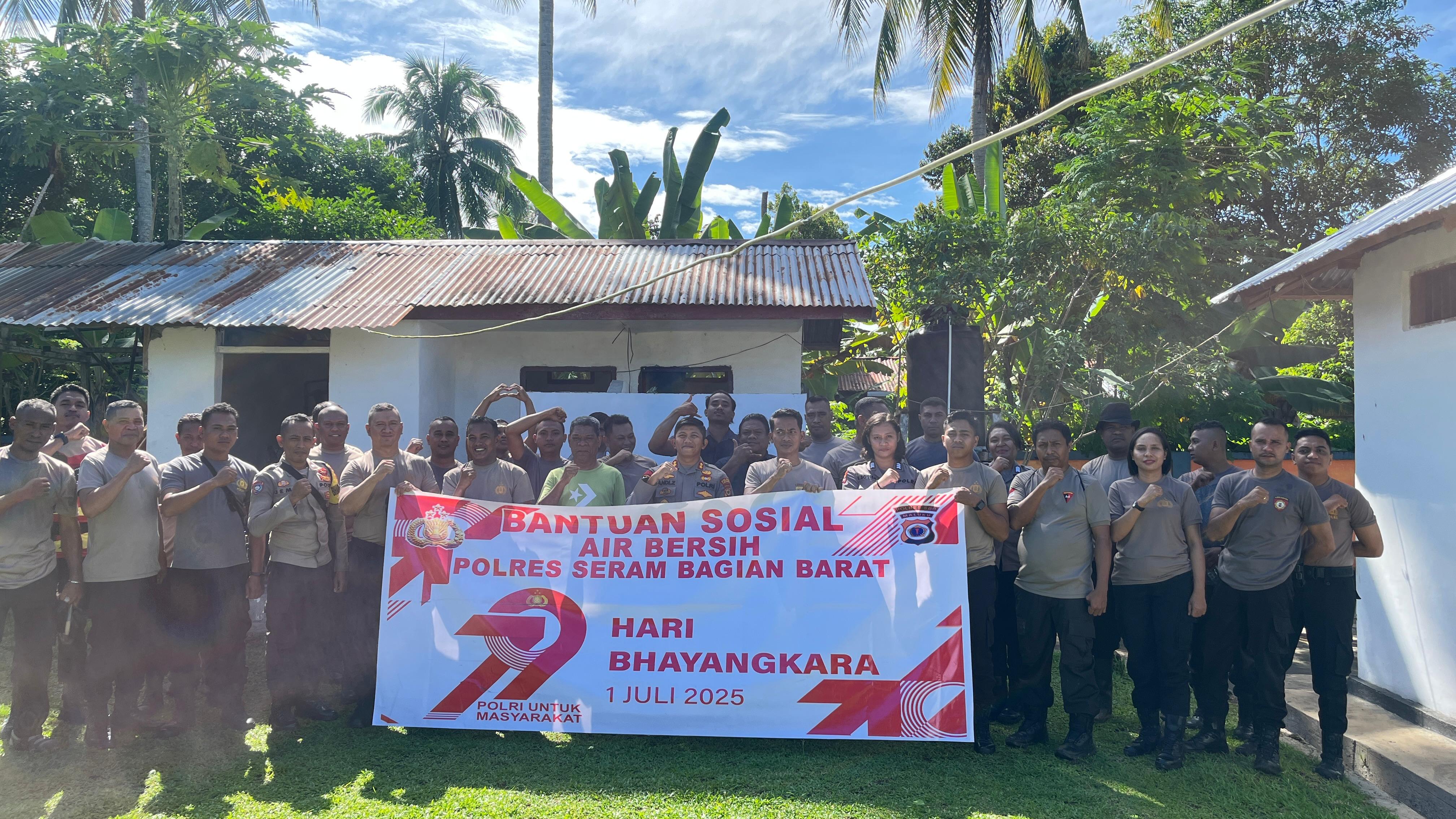 Polres SBB Gelar Bakti Religi dan Bansos Air Bersih di Desa Morekau dalam Rangka HUT Bhayangkara ke-79