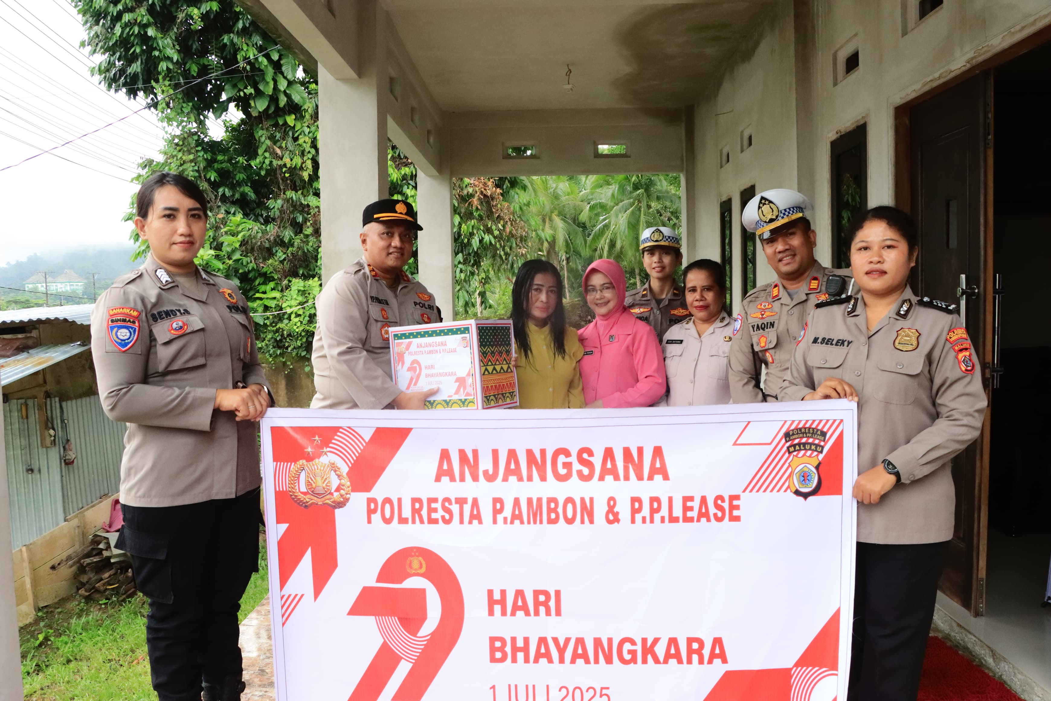 Kapolresta Ambon dan Bhayangkari Gelar Anjangsana ke Warakawuri dalam Rangka Hari Bhayangkara ke-79