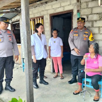 Jelang Hari Bhayangkara ke-79, Polres Kepulauan Tanimbar salurkan bantuan sosial bagi Disabilitas dan Lansia