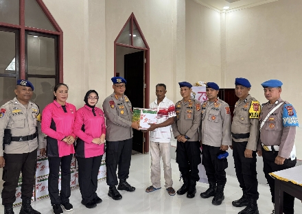 Ditpolairud Polda Maluku Salurkan Bantuan Kepada Masyarakat Nelayan Sambut Hari Bhayangkara