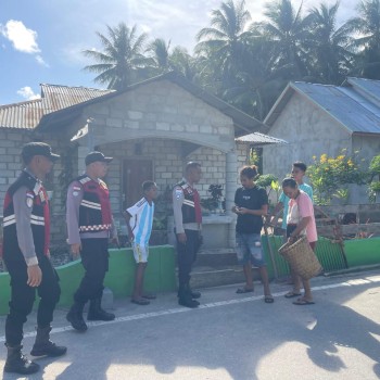 Polsek Serwaru Gelar Patroli KRYD, Himbau Warga Pentingnya Jaga Kamtibmas di Desa