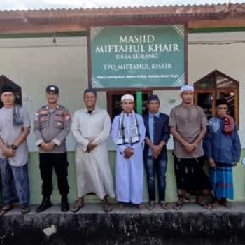 Polsek Wetar Secara Intensif Amankan Sholat Jumat di Masjid Miftahul Khair Situasi Aman & Kondusif