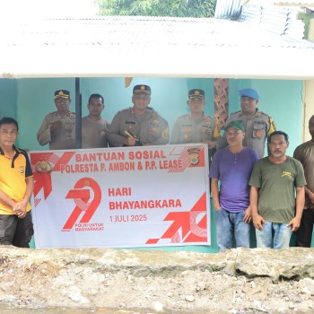 Jelang Hari Bhayangkara ke-79, Kapolresta Ambon Tinjau Bedah Rumah Anggotanya yang Terdampak Pohon Tumbang