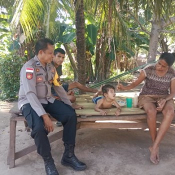 Bhabinkamtibmas Aipda Jennia Sosialisasi Kamtibmas Kepada Masyarakat Desa Pupliora