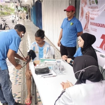 Ramaikan Car Free Day Hari Bhayangkara, Bid Dokes Polda Maluku Gelar Rikes gratis Kepada Masyarakat