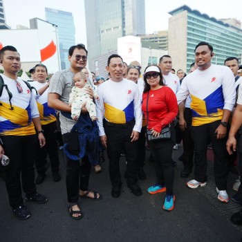 Jelang Hari Bhayangkara, Kapolri Sapa dan Berbaur dengan Masyarakat di CFD Jakarta