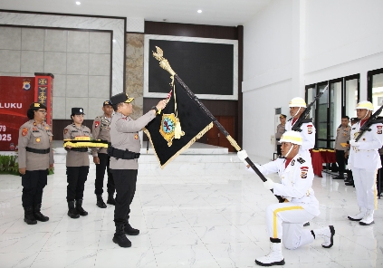 Polda Maluku Gelar Upacara Pencucian Pataka Salawaku Emarina, Ini Pesan Kapolda