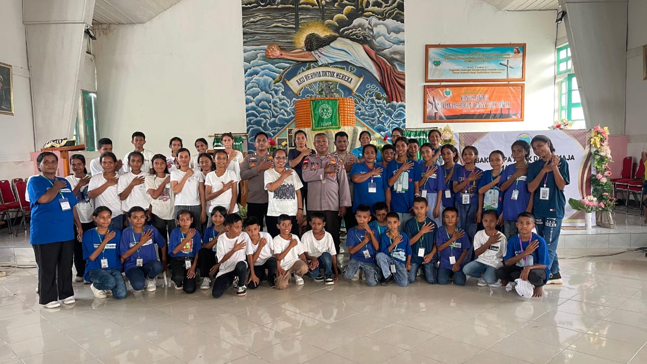 Kapolsek Serwaru Sosialisasikan Keselamatan Lalu Lintas Kepada Warga Gereja Demi Terciptanya Disiplin Berlalu Lintas