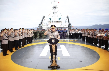 Kapolda Maluku Pimpin Upacara Tabur Bunga di Laut, Penghormatan untuk Pahlawan Maritim