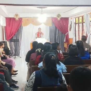 Jelang Hari Bhayangkara Ke 79, Kapolsek Leksula Beri Himbauan Kamtibmas Saat Menghadiri Minggu Kasih di Gereja Sidang Jemaat Allah  ( GSJA ) Leksula
