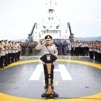 Kapolda Maluku Pimpin Upacara Tabur Bunga di Laut, Penghormatan untuk Pahlawan Maritim