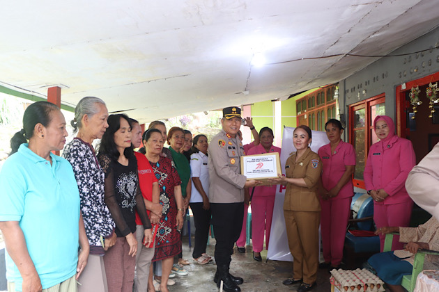 Berbagi kebahagiaan jelang Hari Bhayangkara ke-79, Polres Kepulauan Tanimbar gelar Anjangsana