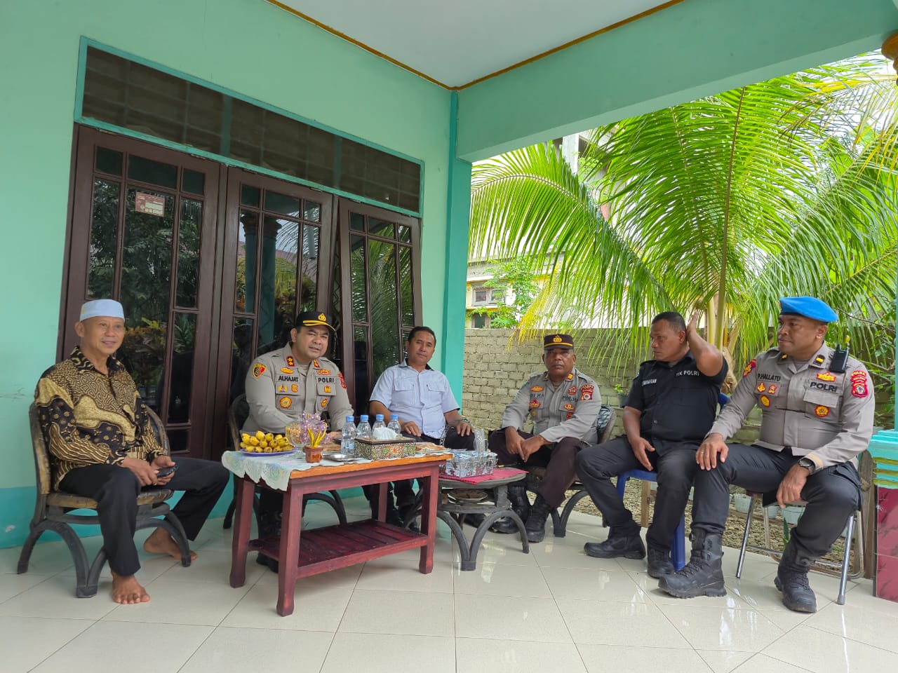 Penuh Kenangan, Polres SBT Laksanakan Anjangsana ke Purnawirawan dan Warakawuri