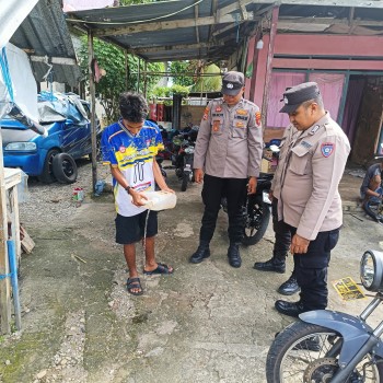 Polsek Leitimur Selatan Gelar Razia Miras Tradisional, Sita dan Musnahkan Sopi di Negeri Hutumuri