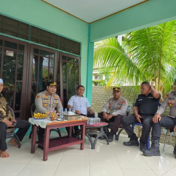 Penuh Kenangan, Polres SBT Laksanakan Anjangsana ke Purnawirawan dan Warakawuri