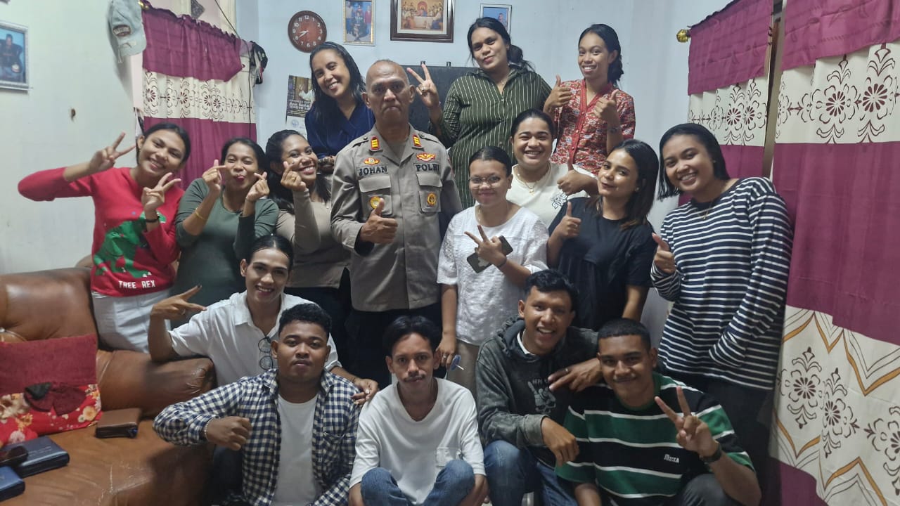 Kapolsek Nusaniwe Hadiri Ibadah Pemuda AMGPM Ranting OSM, Ajak Generasi Muda Jadi Pelopor Kamtibmas