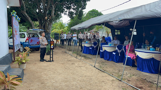 Penuh haru, Polres Kepulauan Tanimbar serahkan kunci Bedah Rumah sambut Hari Bhayangkara