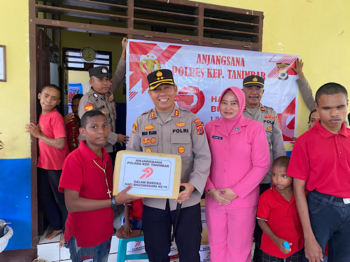 Polres Kepulauan Tanimbar berbagi Kebaikan dengan Anak Panti Asuhan, sambut Hari Bhayangkara ke-79
