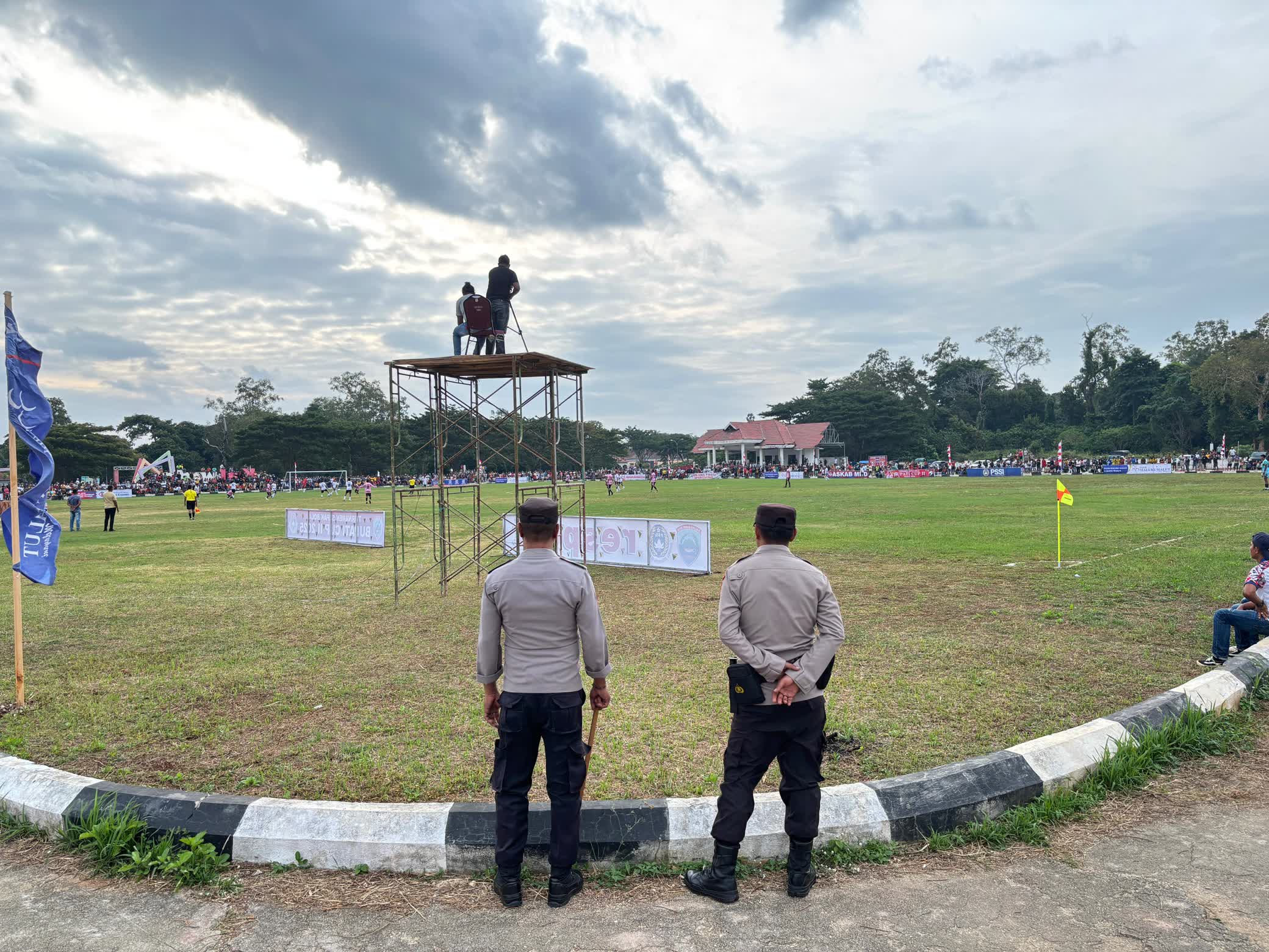 Kapolres Maluku Barat Daya Kerahkan Personel Amankan Turnamen Bupati MBD Cup II Tahun 2025
