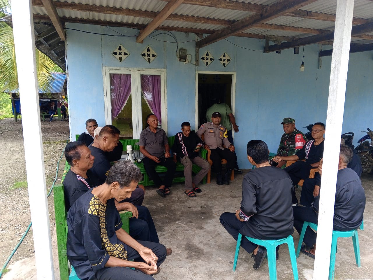 Bhabinkamtibmas Bripka Meyoka Berilan Pemahaman Kamtibmas Kepada Masyarakat