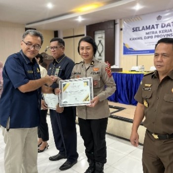 Polda Maluku Raih Penghargaan Penyusunan Lapkeu Terbaik