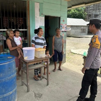 Bhabinkamtibmas Desa Lisabata Laksanakan Sambang Ke Warga Binaannya Untuk Wujudkan Kamtibmas Yang Kondusif.