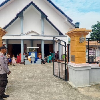 Polsek Serwaru Berikan Rasa Aman, Makmurkan Tempat Ibadah