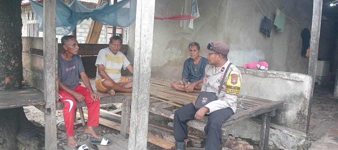 Bhabinkamtibmas Aipda Salawane Minta Kepedulian Warga Jaga Kamtibmas