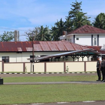 Kapolres SBT Pimpin Langsung Upacara Korps Rapor Personel Polres SBT dan Kompi Brimob Bula