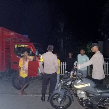 Beri Rasa Aman, Polsek Taniwel Rutin Giat Patroli Malam, Guna Cegah Gangguan Kamtibmas