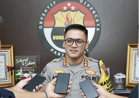 Longboat Yang Ditumpangi Mahasiswa KKN UGM Terbalik di Malra, Satu Hilang, Satu Meninggal