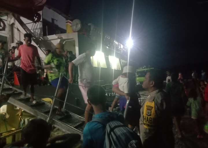 Maksimalkan Pelayanan Bagi Masyarakat, Polsek Babar Timur Amankan Pelabuhan Laut Masela
