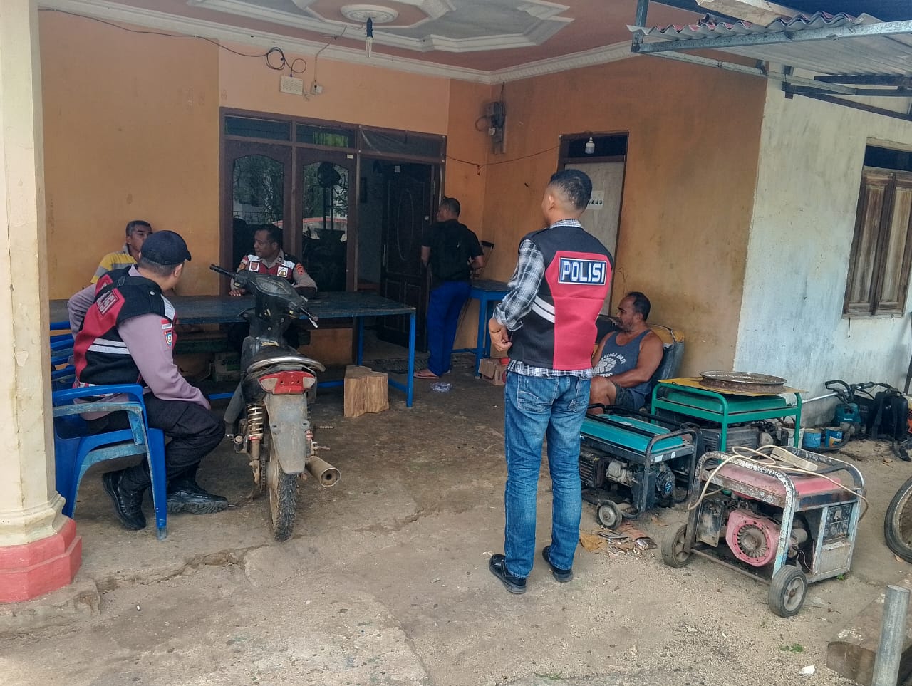 Polsek Serwaru Gelar Patroli KRYD, Himbau Warga Jaga Kamtibmas di Desa