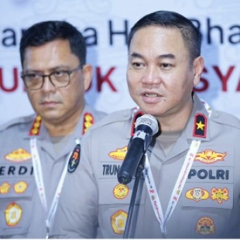 Polri Gelar Pagelaran Wayang Kulit dalam Rangka Hari Bhayangkara ke-79, Hadirkan 4 Dalang dan Ribuan Peserta