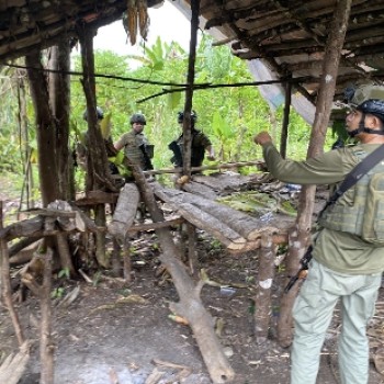 Respons Cepat Satgas Ops Damai Cartenz-2025 Menyelamatkan Warga Sipil Saat Percobaan Aksi Pembacokan Oleh OTK