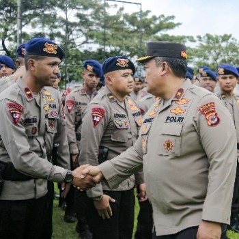 Pimpin Apel Gabungan Satuan Brimob, Wakapolda Maluku Tekankan Disiplin dan Profesionalisme