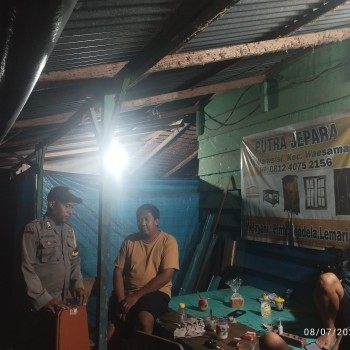 Cegah Gangguan Kamtibmas, Polsek Waesama Polres Buru Selatan Gencarkan Patroli Malam.