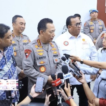 Kapolri Terima Penghargaan dari ITUC-AP, Tegaskan Komitmen Polri Kawal Kesejahteraan Buruh dan Stabilitas Industri