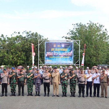 Dimulainya Operasi Patuh Salawaku 2025, Polres Kepulauan Tanimbar menggelar Apel Gelar Pasukan